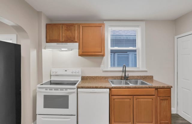 Spacious 4BR/1.5BA Home in Columbus Gallery 1