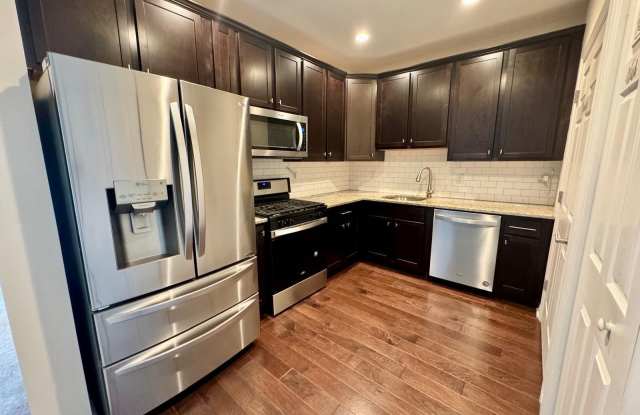1035 HALIFAX PLACE photos photos