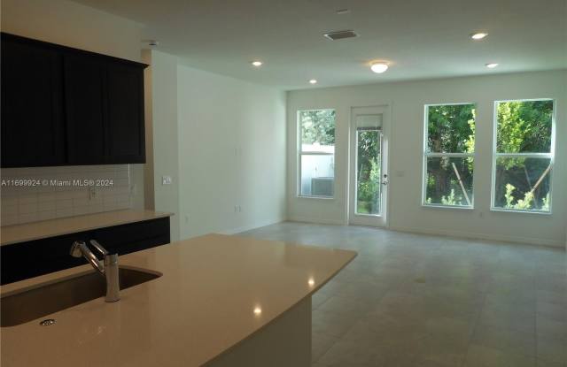6094 Carre Way Gallery 3