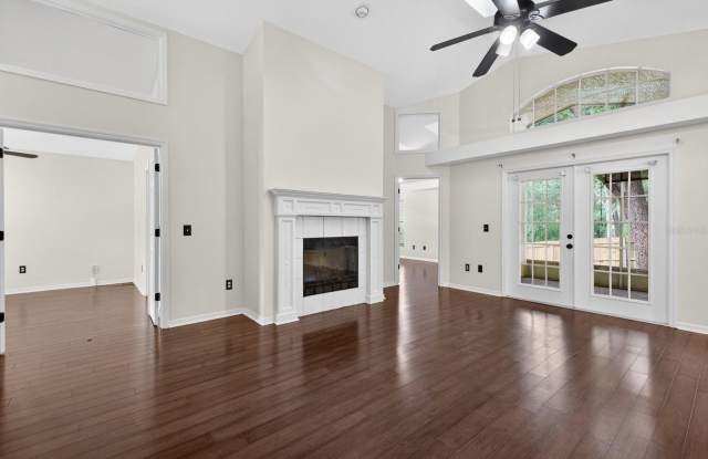 1008 ROYAL OAKS Drive Gallery 3