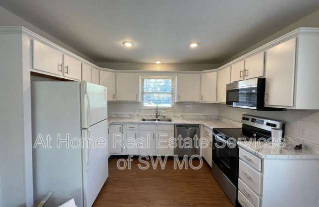 219 E Glenwood photos photos