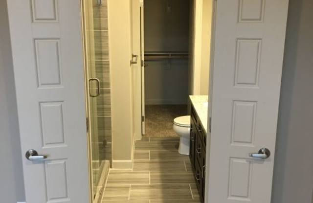 15832 Valley View Dr Gallery 2