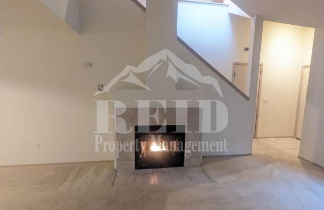 MOVE IN READY!! 3-Bedroom Townhome in Desirable Ridgetop Area Gallery 4