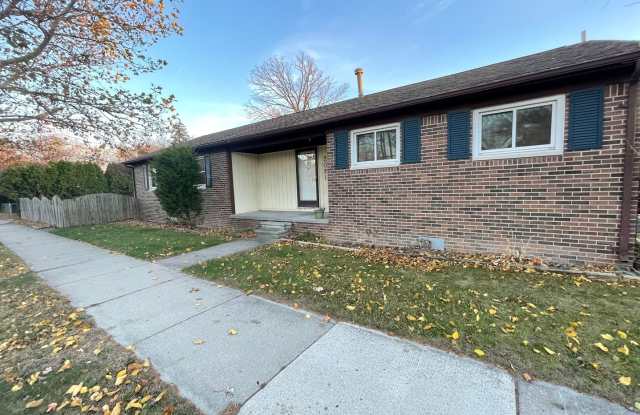 Charming 3bd/1.5ba Ranch in Desirable Royal Oak photos photos