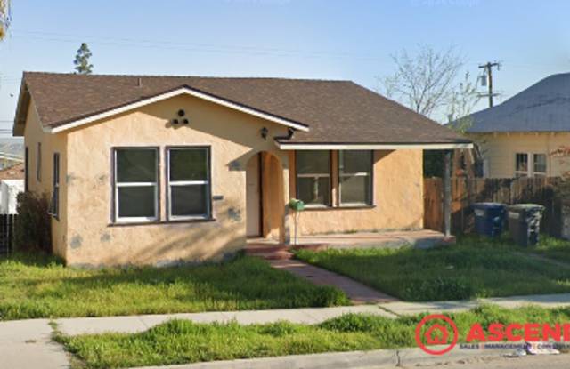 Cute 3 Bedroom In Taft! - 526 B Street, Taft Heights, CA 93268