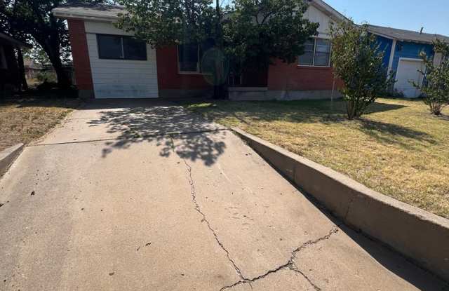 4 bed 1.5 Bath Gallery 1