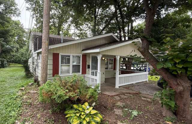 Newly Renovated 2 Bed / 1 Bath Grandview Home with Hardwood Floors & Deck photos photos