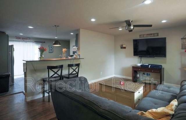 843 Kingsley Dr Gallery 4