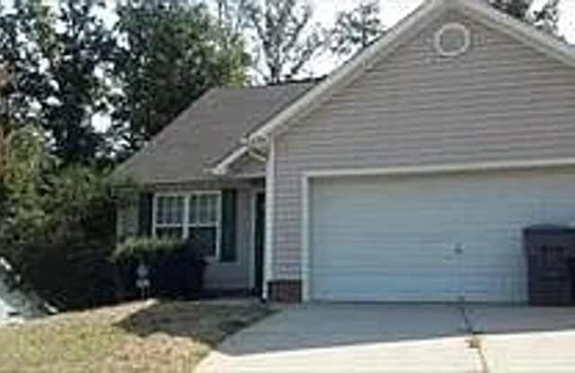 Room in 3 Bedroom Home at Santell Ln photos photos