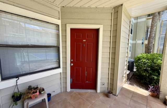 Two  bedroom and two bathroom condo with lakeview balcony Gallery 3