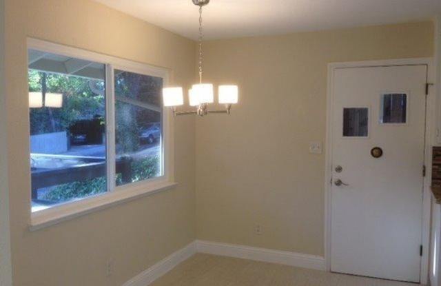 MODESTO: $2375 3 bedroom in Dry Creek area, great patio * Gallery 4