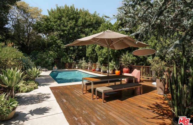 2412 Canyon Oak Dr Gallery 2