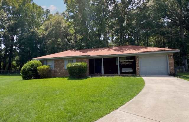 RATE DROP ALERT (was $2200/month) and SUMMER MOVE-IN SPECIAL: $500 OFF 1st MONTH'S RENT!** Gallery 3