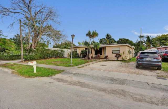 3500 SW 37th St # A photos photos