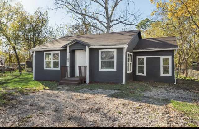 109 Lydia St - 109 Lydia Street, Terrell, TX 75160