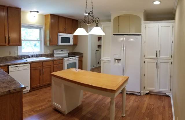 5543 Qualla Road Gallery 4