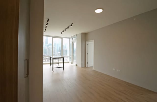207 W Chestnut St Gallery 4