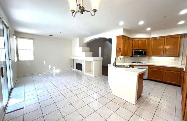***SPACIOUS 4 BEDROOM | 3 BATH TOWNHOUSE WITH CAR GARAGE INCLUDED*** photos photos