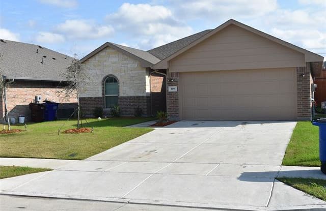 109 Columbia St - 109 Columbia St, Farmersville, TX 75442