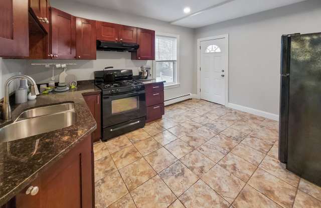 42 Fenton Street42 Fenton Street - 42 - 2 photos photos