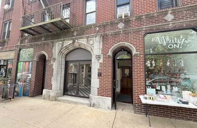 12 Chatsworth Avenue Gallery 2