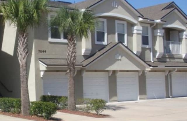 7044 deer Lodge Circle #104 - 7044 Deer Lodge Cir, Jacksonville, FL 32256