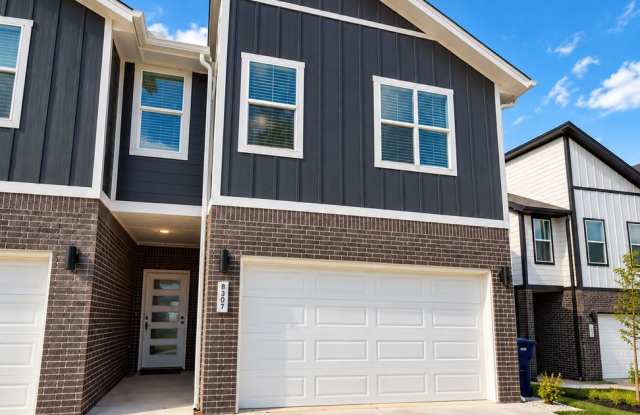 Spacious 3-Bedroom Duplex with Modern Comforts in Edmond Gallery 1
