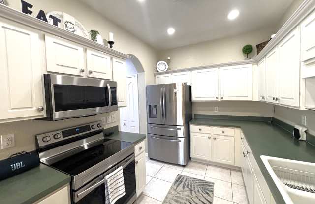 1759 Fountain View Cir Gallery 3