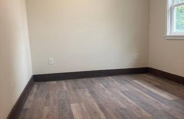 238 8th Street Gallery 2