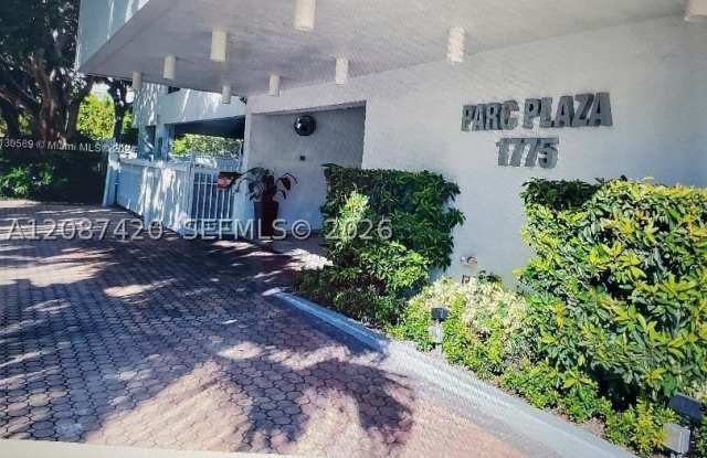 1775 Washington Ave photos photos