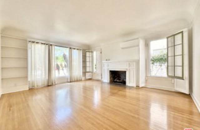 1450 South Hayworth Avenue Gallery 1