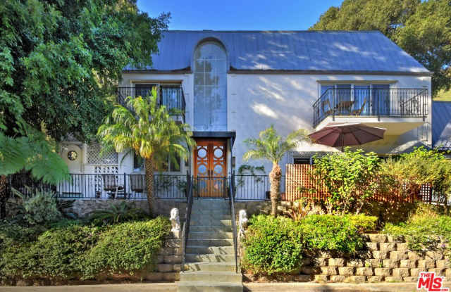 1839 North BEVERLY Drive Gallery 2