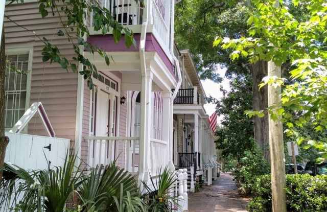 105 West Duffy Street Apt. A Gallery 3