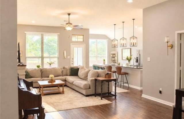 4015 Dunlap Loop Gallery 2