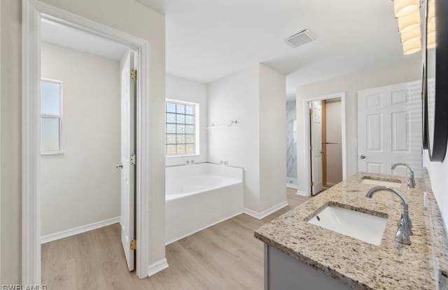 4BR Home in Gated Town Lakes Community with Lake View photos photos