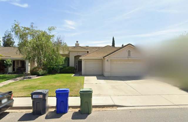 Beautiful 3 Bedroom Home with 3-Car Garage in a Desirable Neighborhood! photos photos