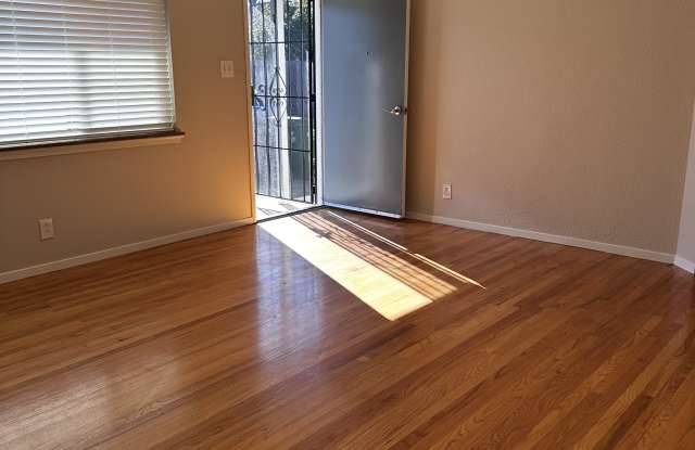 107 Eastwood Court photos photos