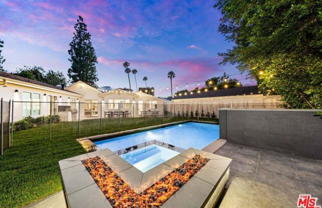 530 S Bentley Ave photos photos