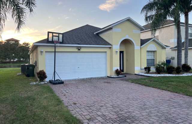 Spacious 3BR House in New Port Richey Gallery 4