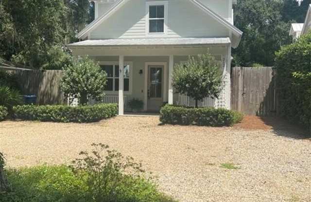 212 Menendez Ave photos photos