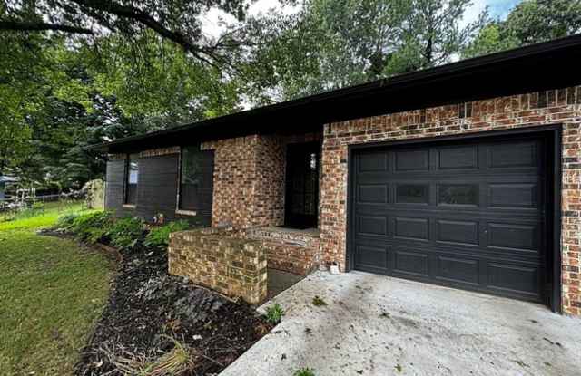 **Charming 4-Bedroom Home in Established East Fayetteville Neighborhood** - 1739 Creek Court, Fayetteville, AR 72701