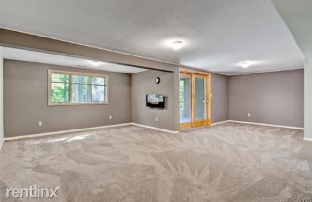 8195 bluffview dr - 8195 Bluffview Drive, Onondaga County, NY 13104