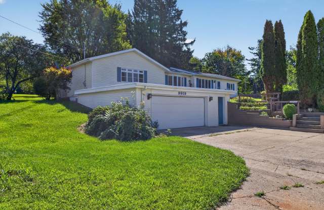 9919 Sand Lake Highway Gallery 1