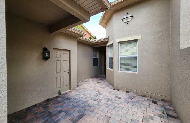 2370 Palm Tree Dr Gallery 3