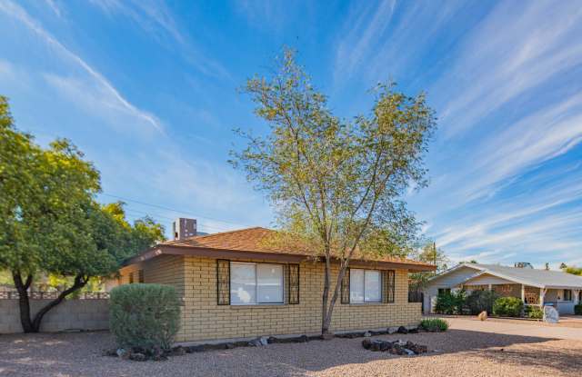 1047 E Alameda Dr photos photos