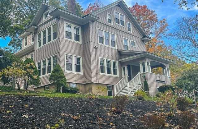 49 Whitman Road Gallery 1