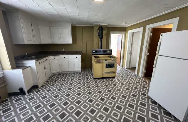 6 Walcott St - 6 Walcott Street, Southbridge Town, MA 01550