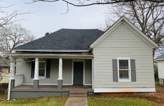 Wow! Prime Lagrange location! Walk to the square! Large porch, huge rooms, newly renovated, built ins, must see! photos photos