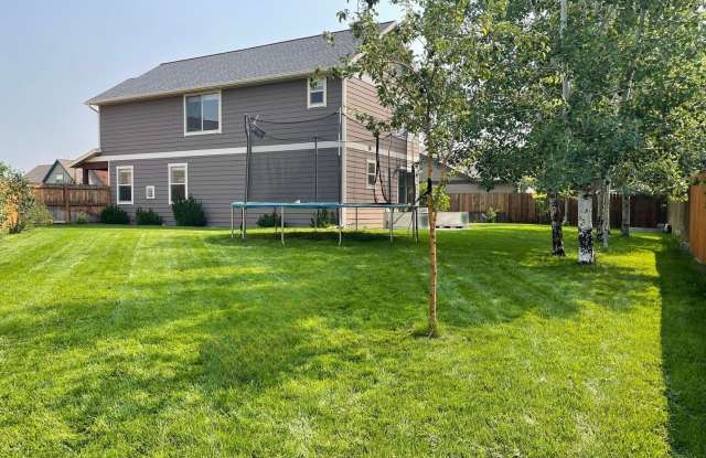 Single Family Home - Fenced in Yard - Pet Friendly! Gallery 3