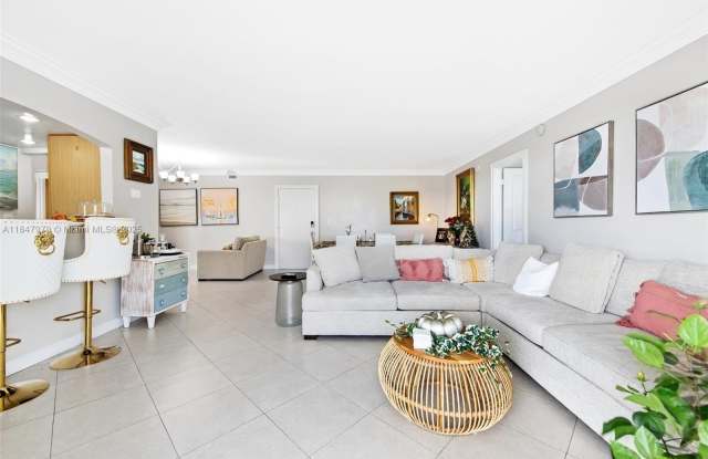 2715 N Ocean Blvd photos photos
